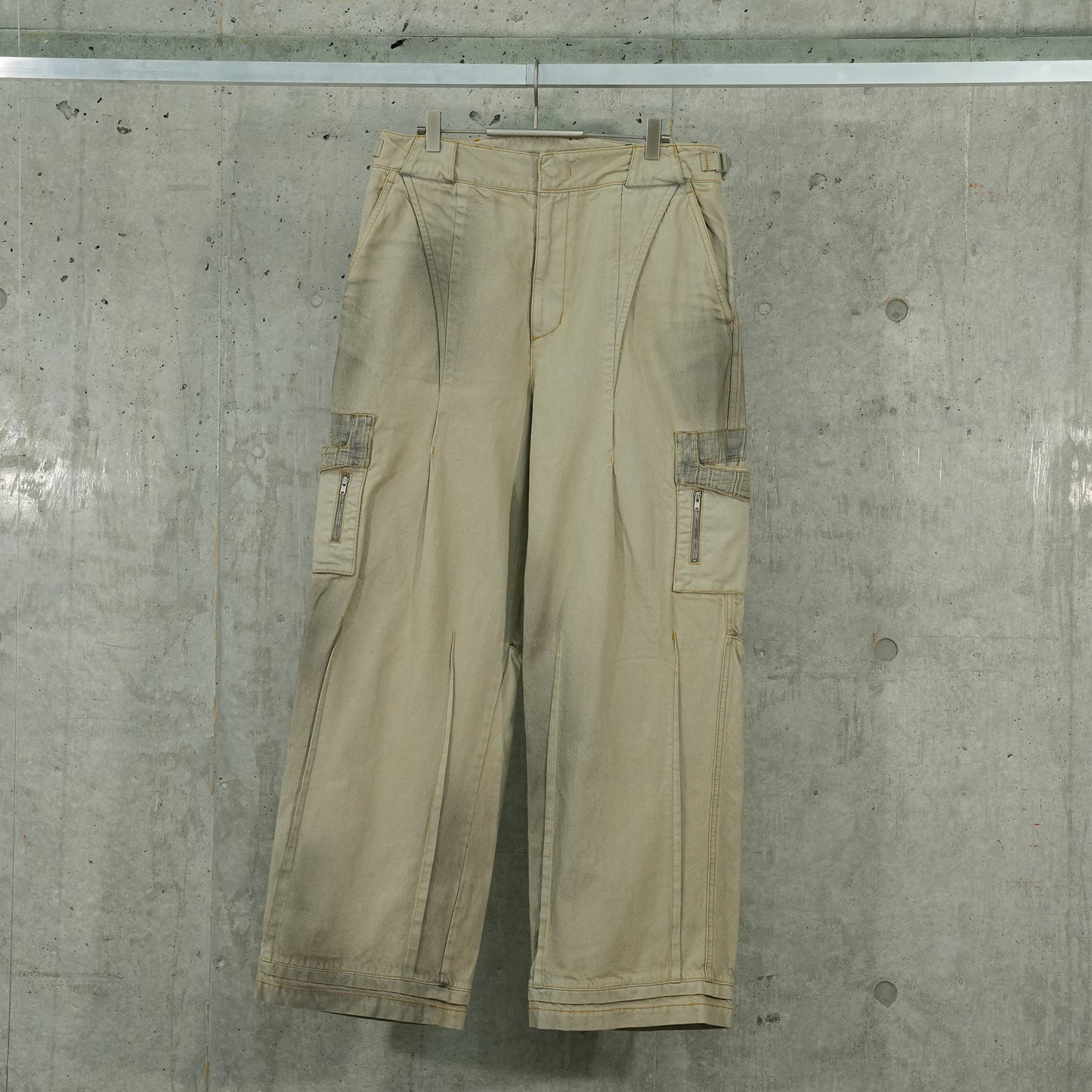 EP.6 02 TROUSERS / SAND BEIGE