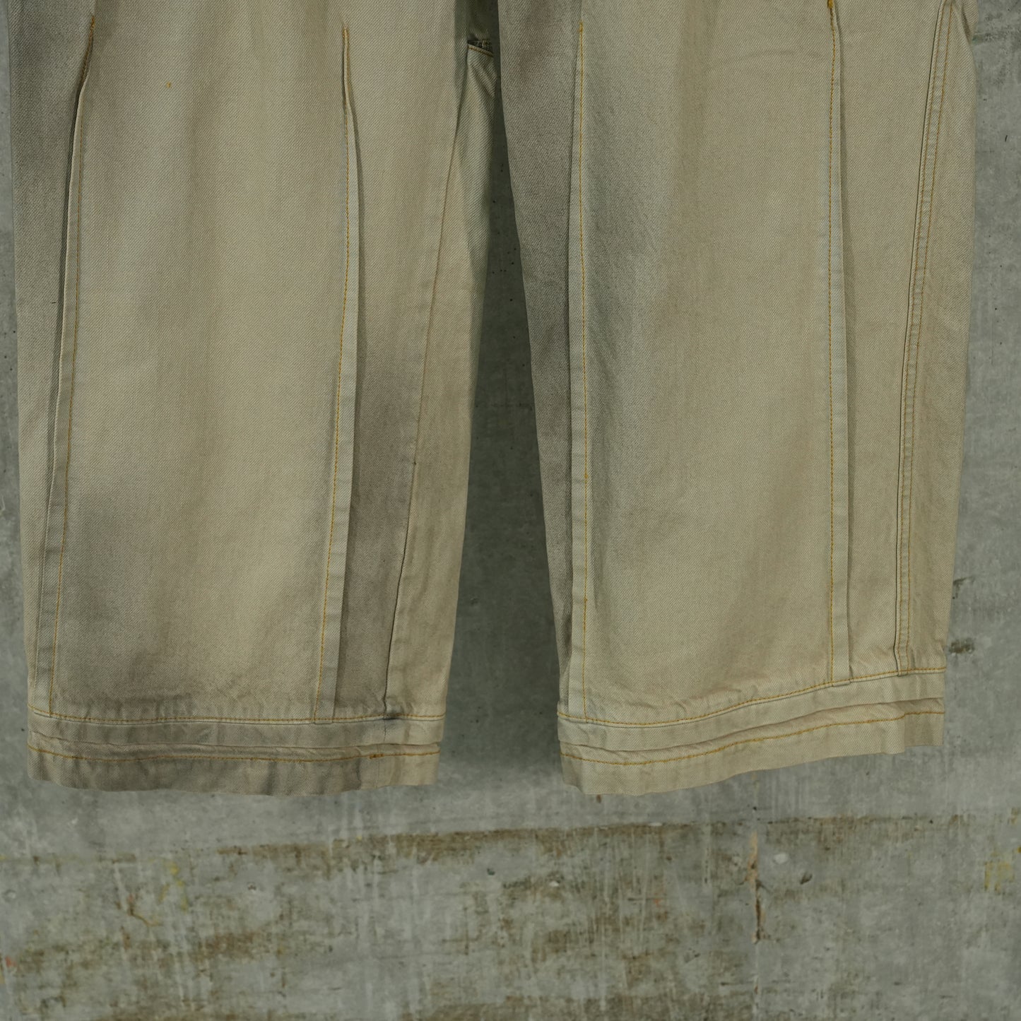 EP.6 02 TROUSERS / SAND BEIGE