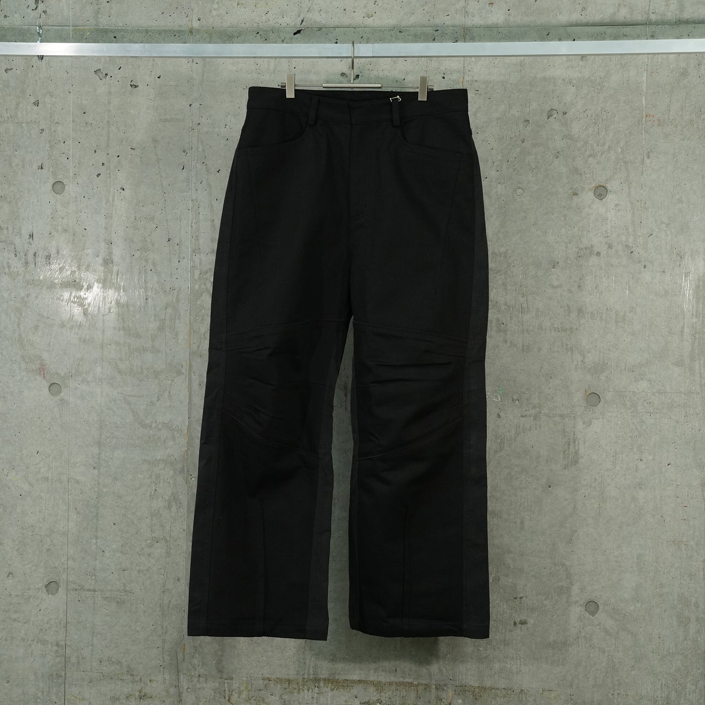 EP.6 04 TROUSERS / BLACK