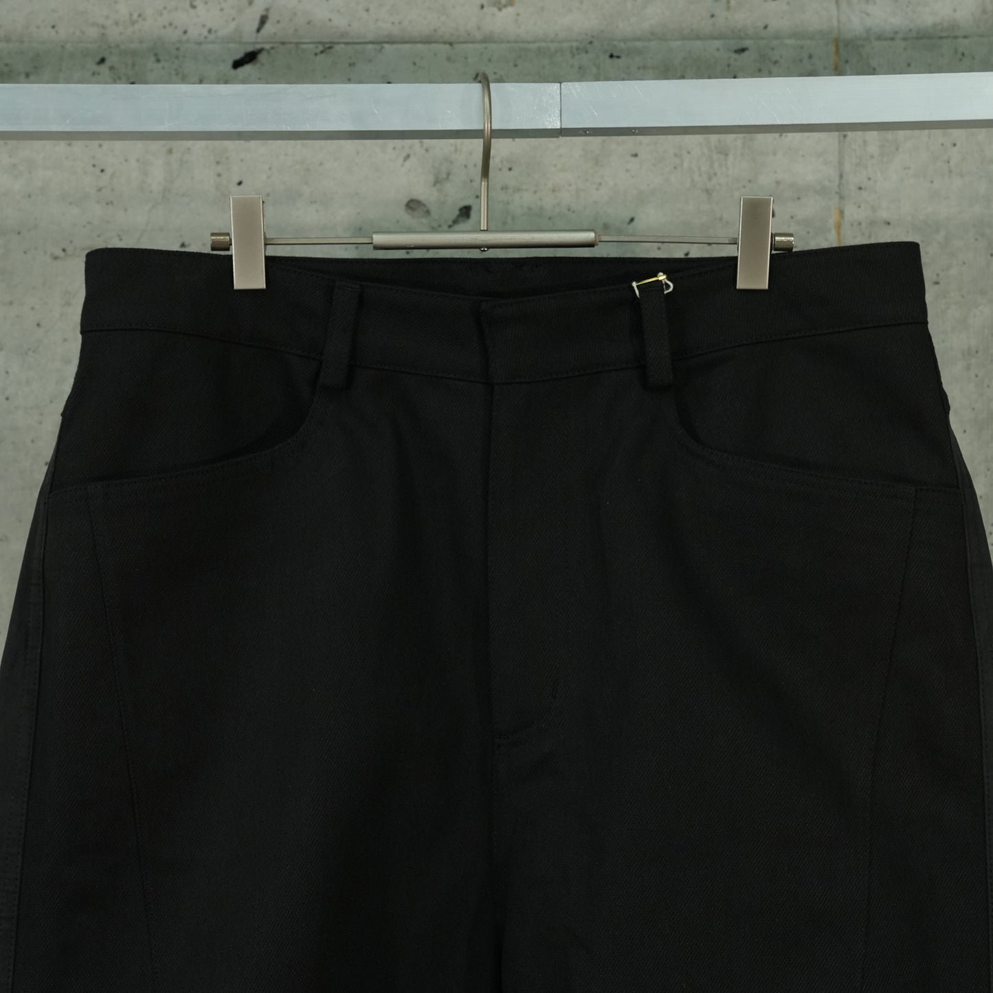 EP.6 04 TROUSERS / BLACK