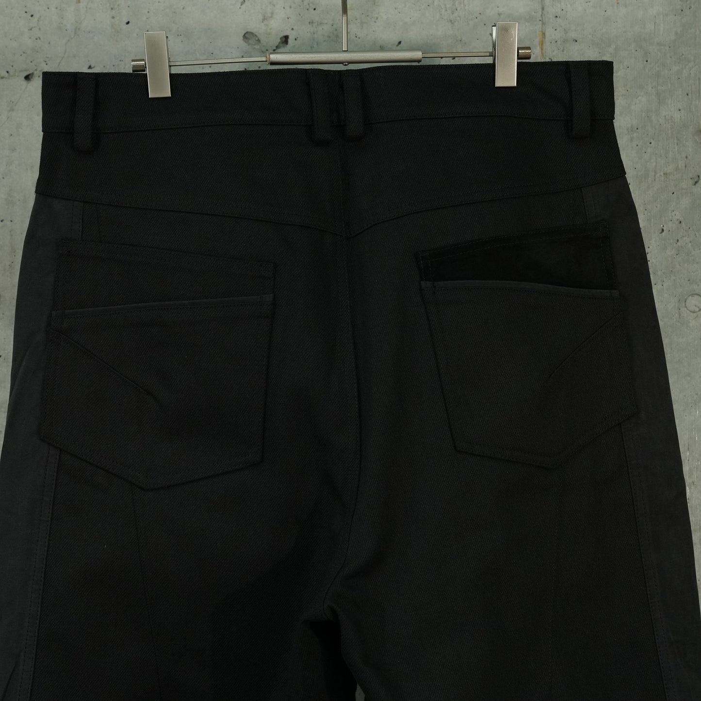 EP.6 04 TROUSERS / BLACK