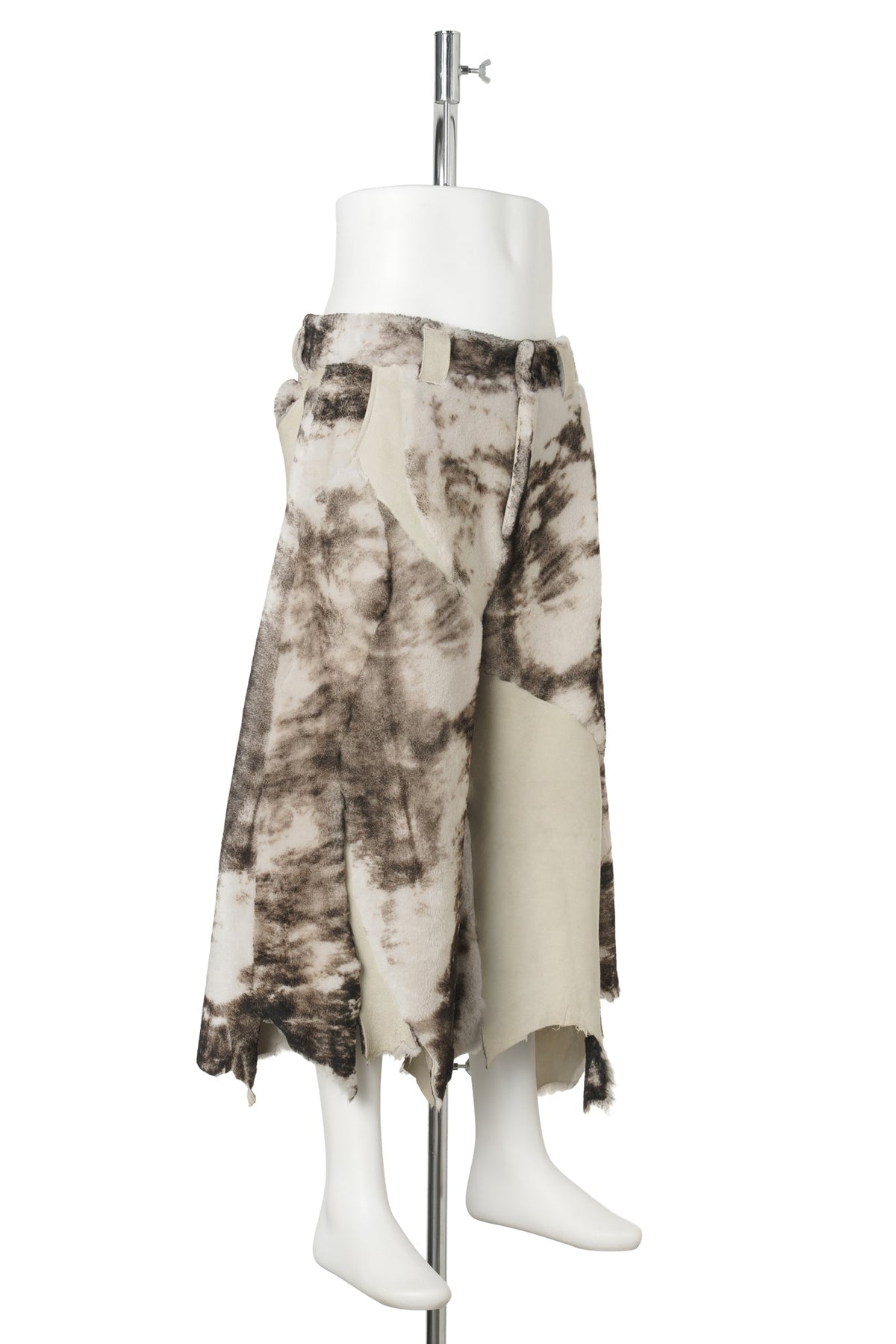 EP.10 01 SHORTS / IVORY BROWN