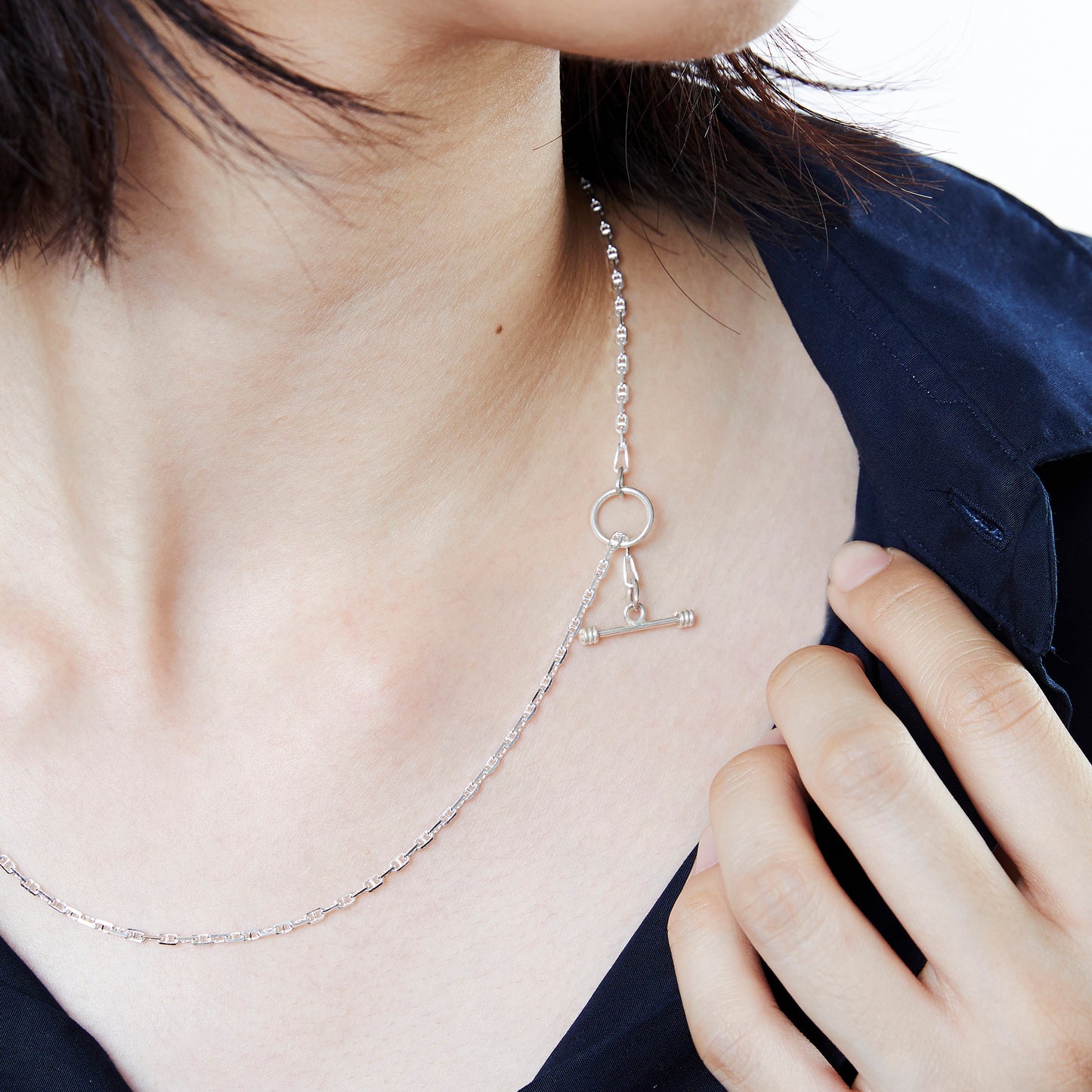 TINY SOLID ANCHOR LINK NECKLACE / SILVER