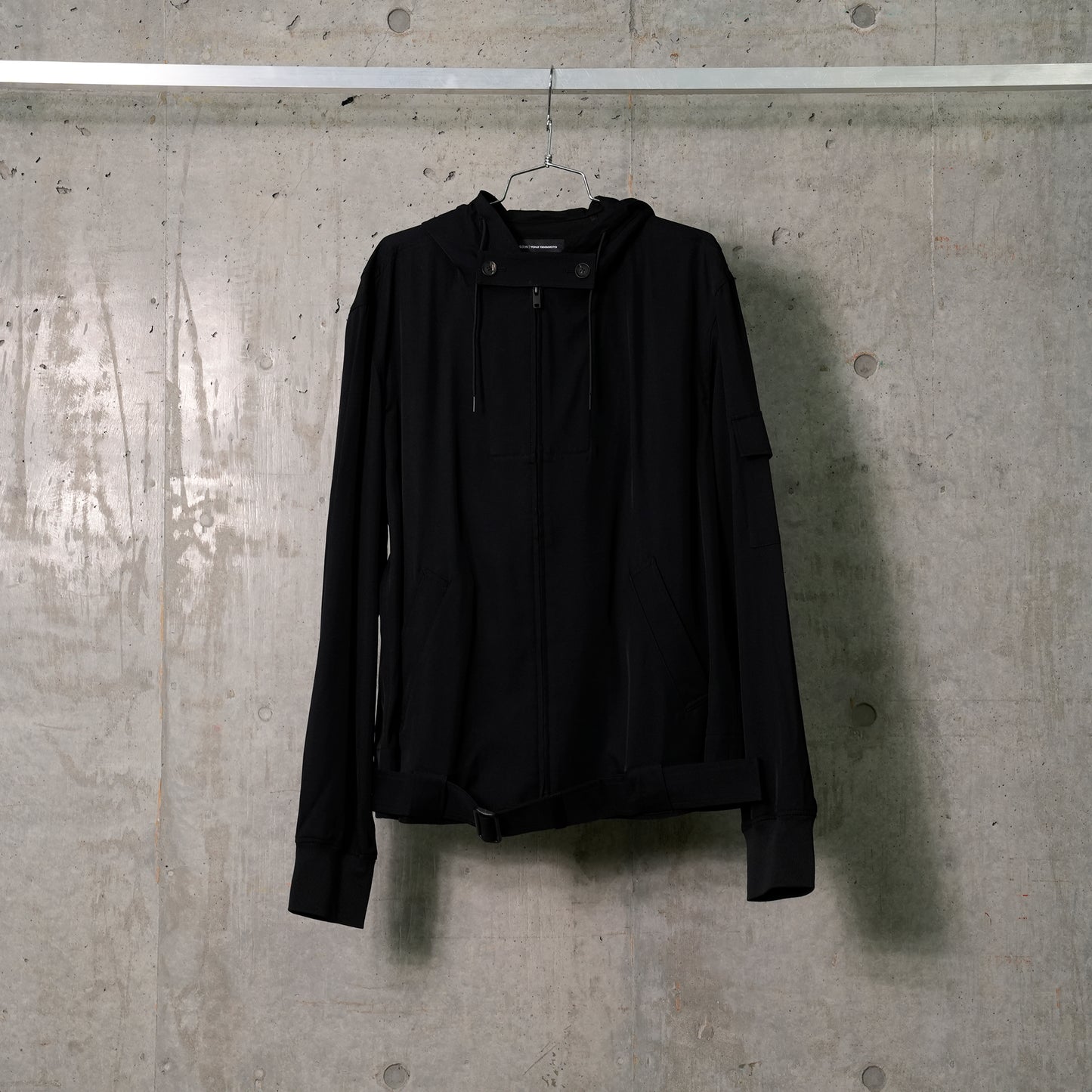 M RYTWILL TOP / BLACK