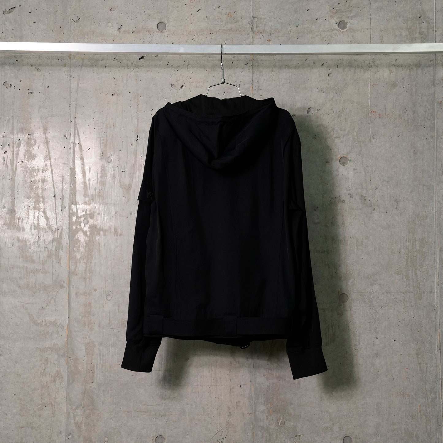 M RYTWILL TOP / BLACK