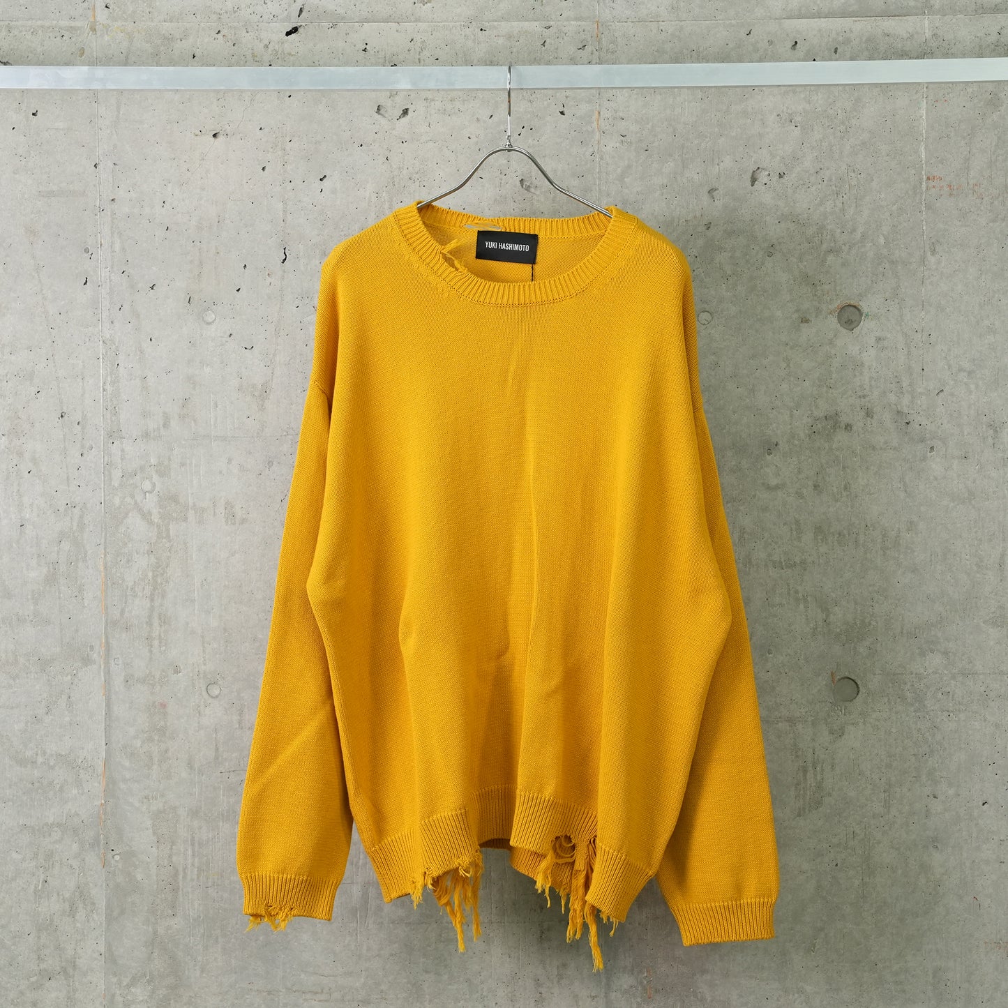 DISTRESSED JUMPER / YELLOW