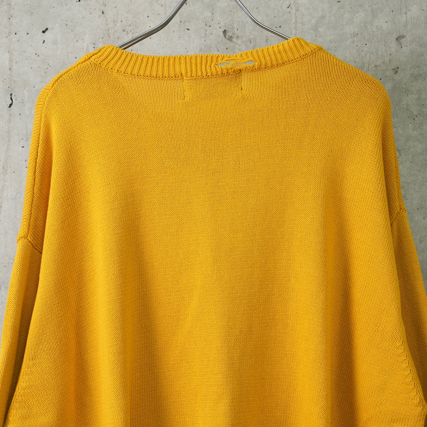 DISTRESSED JUMPER / YELLOW