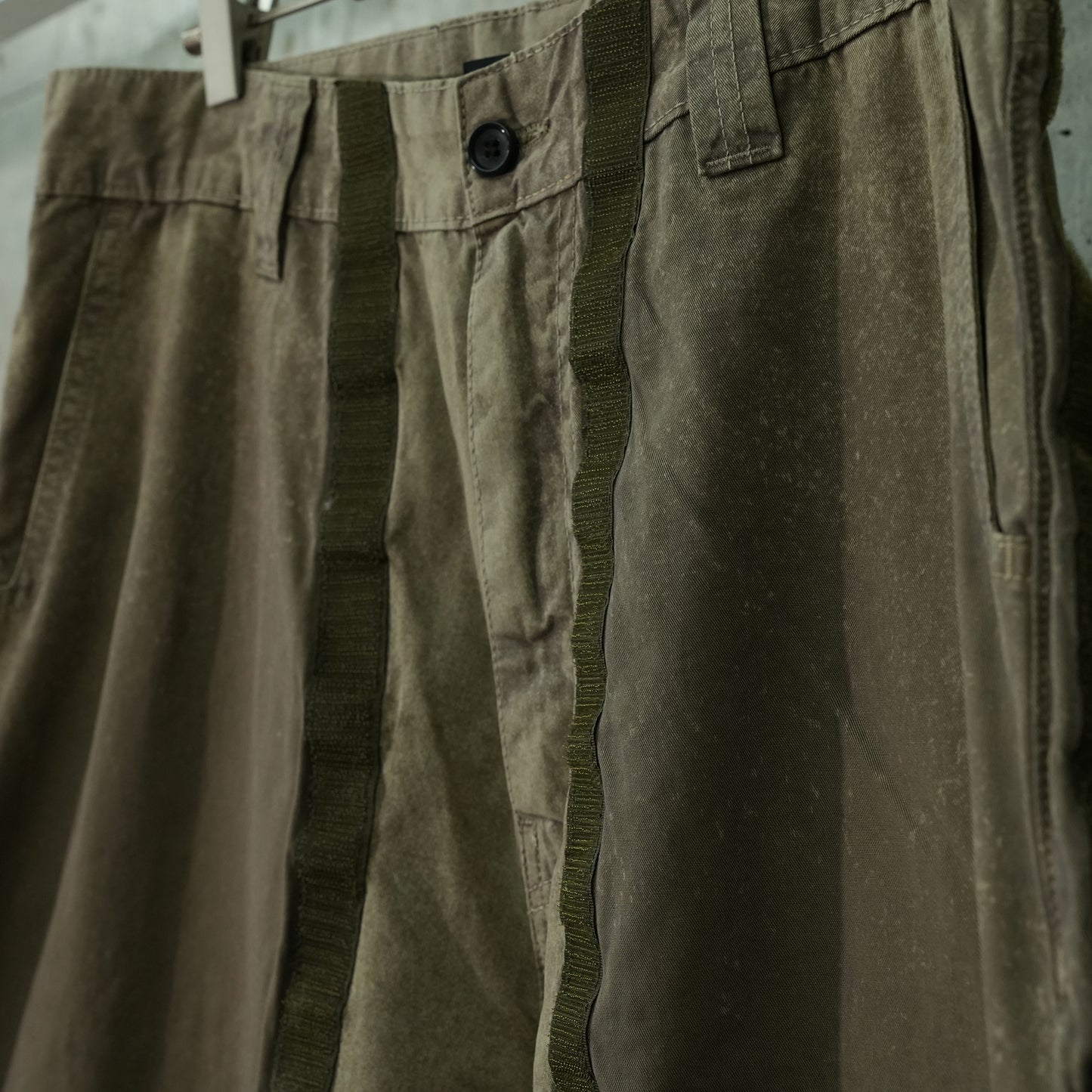 VELCRO CARGO PANTS / WASHED KHAKI