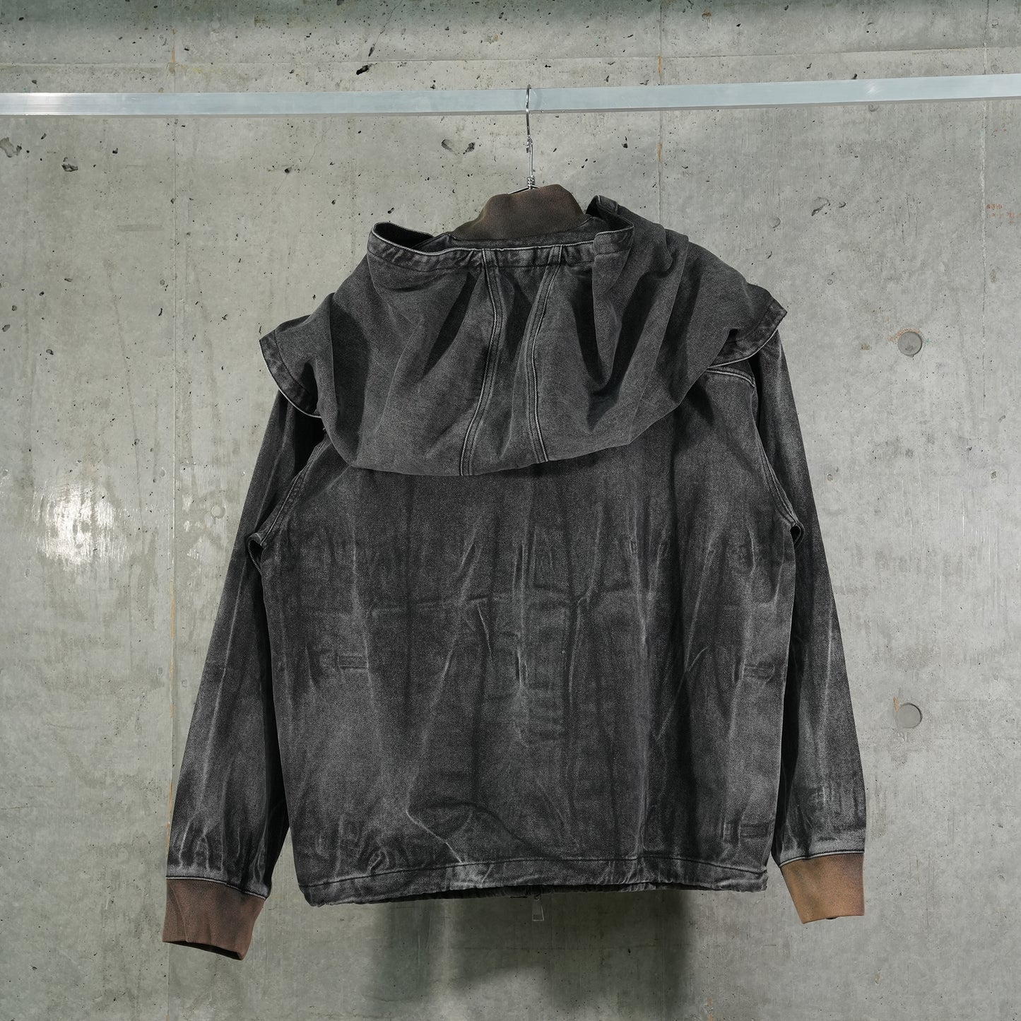 VELCRO DENIM JACKET / BLACK VERTICAL WHISKERS