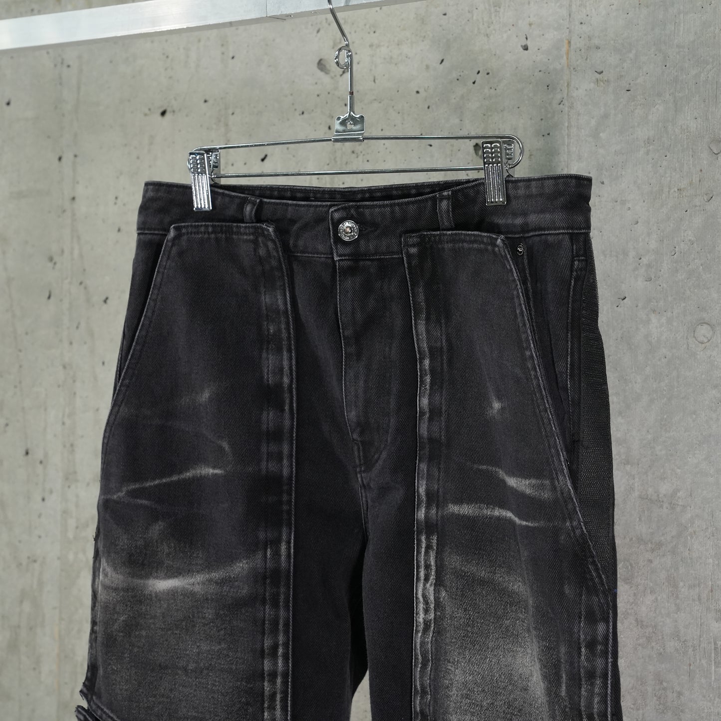 VELCRO MULTI PANEL JEANS / FADED BLACK