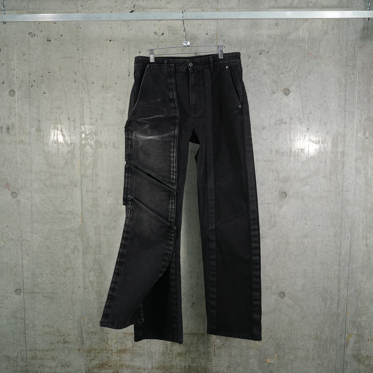 VELCRO MULTI PANEL JEANS / FADED BLACK