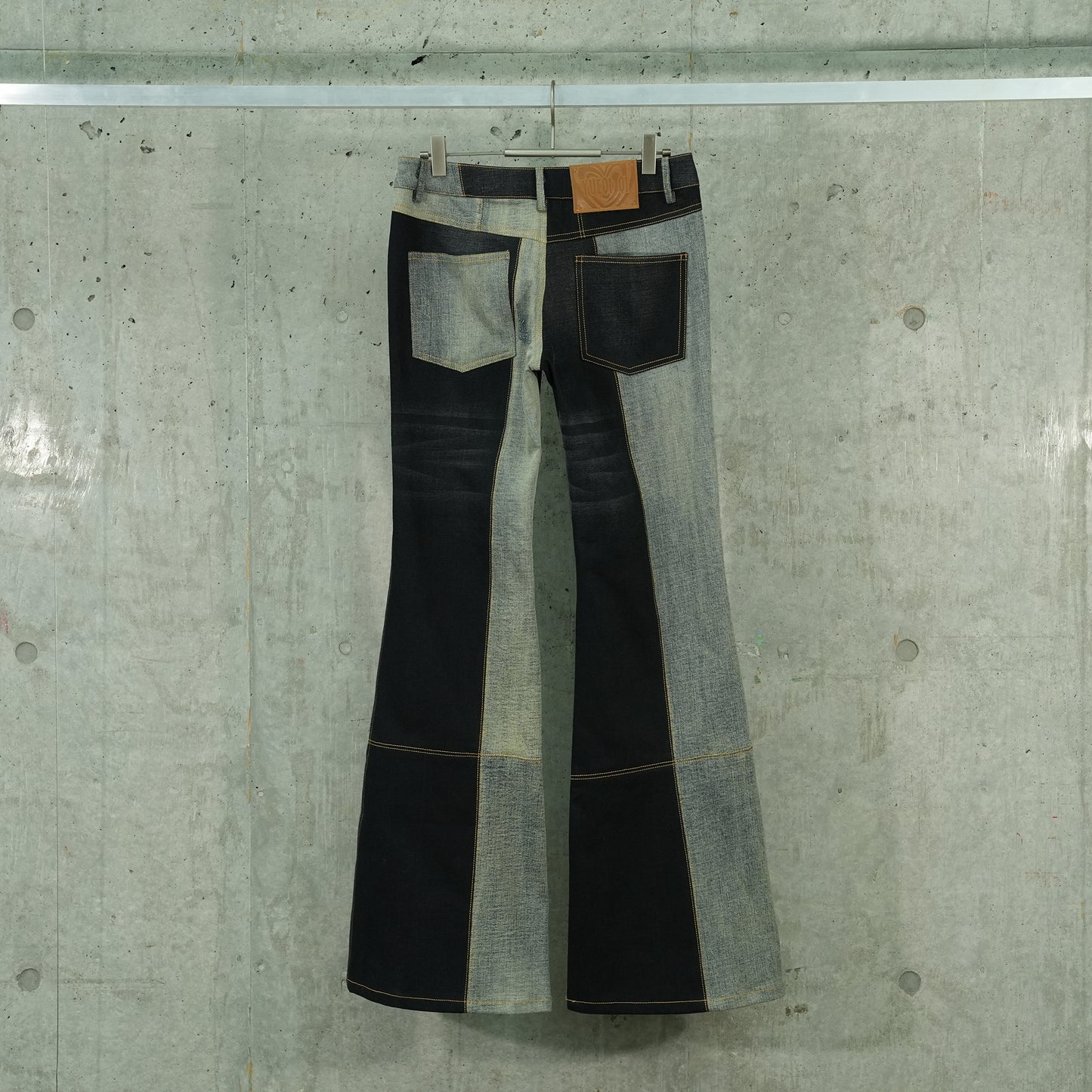 UPCYCLED TWO-TONE JEANS / GREY/BLACK