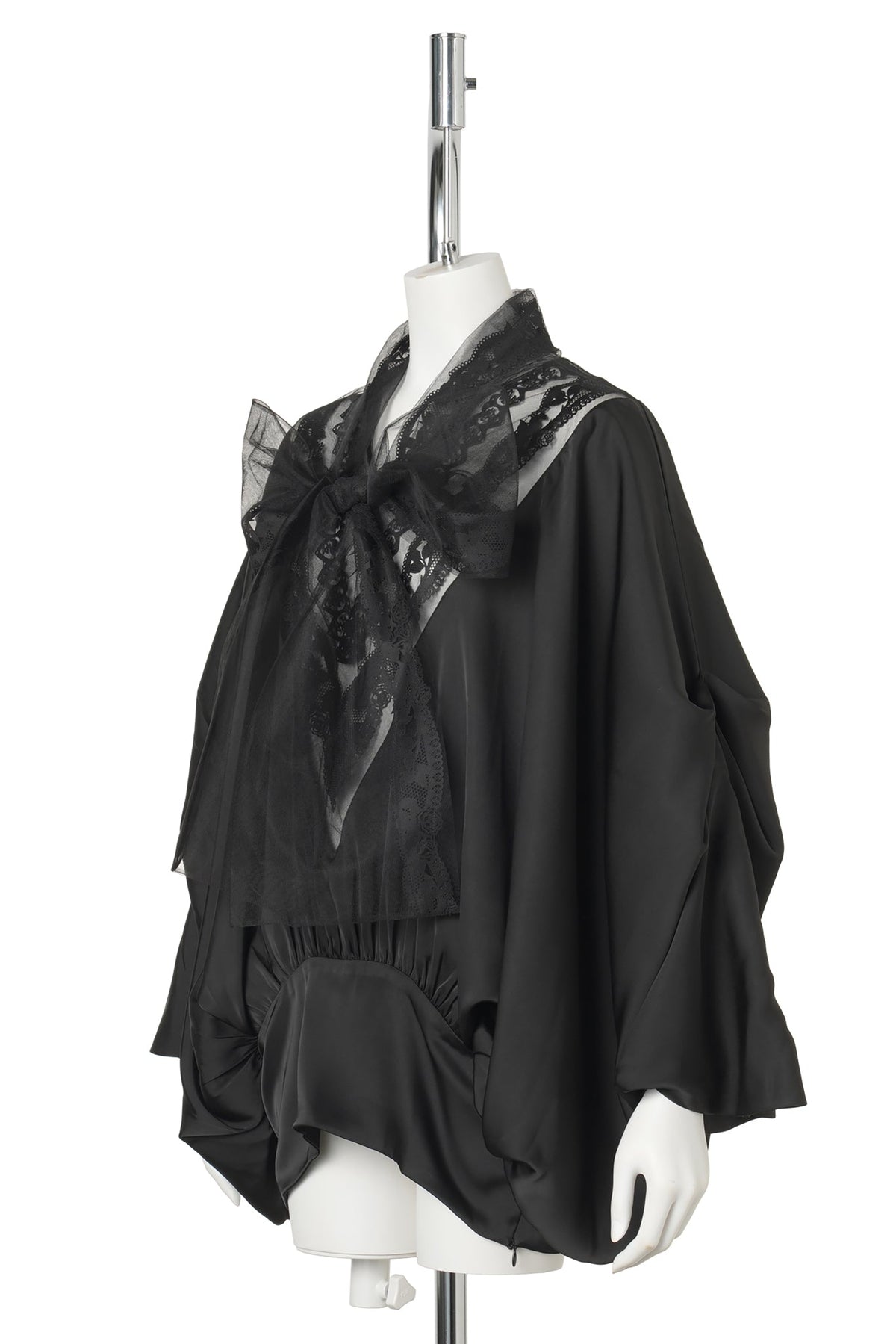 LACE BOW BATWING DRESS / BLACK