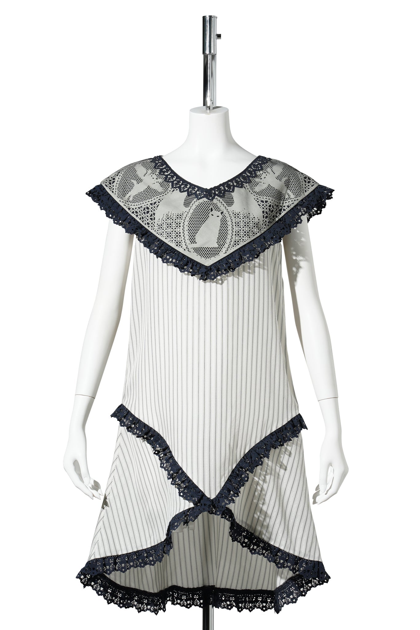MONOCHROME LACE REVERIE / WHITE/NAVY
