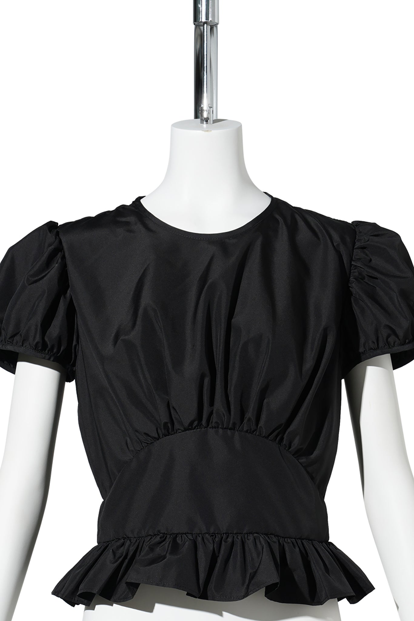 TOP WITH SHORT PUFF SLEEVE AND GATHERING / BLACK